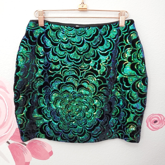 H&M Velour Sparkle Sequined Mini Skirt - Picture 8 of 8